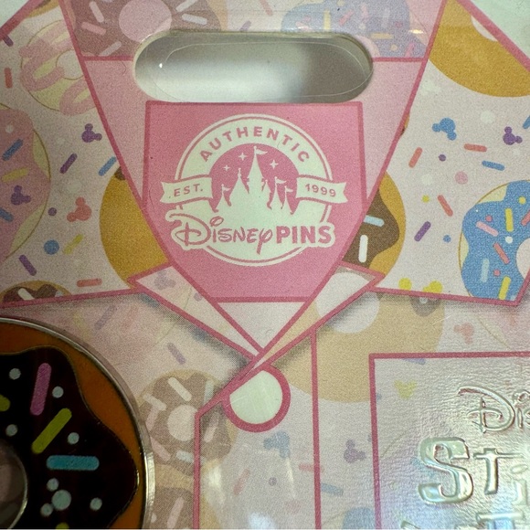 NWT. Disney pins. Stitch Attacks Snacks Limited Release Pin Set, Disney eats - Picture 5 of 11